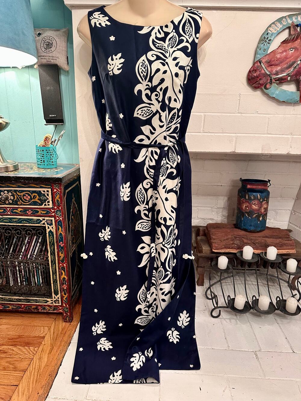 VINTAGE 1970's UNWORN MALIHINI NAVY HAWAIIAN MAXIDRESS W/ POCKETS & BELT